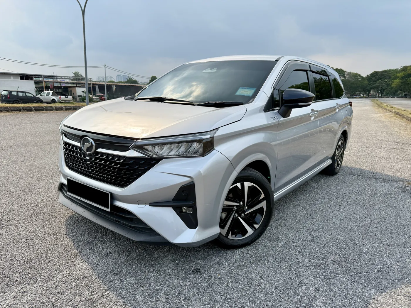 Perodua Alza 1.5 AV (A) Advance Silver