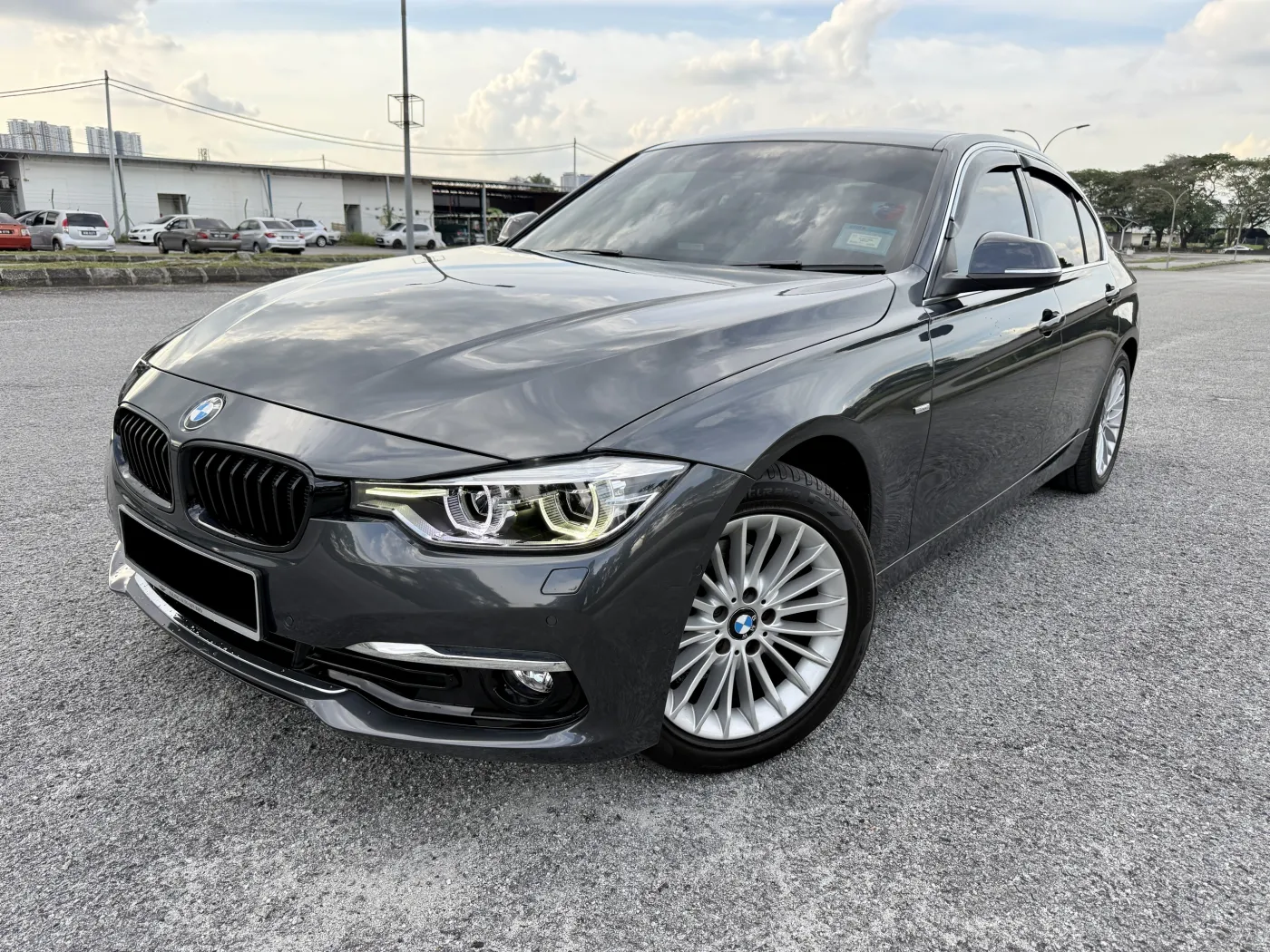 BMW 320i (A) Luxury