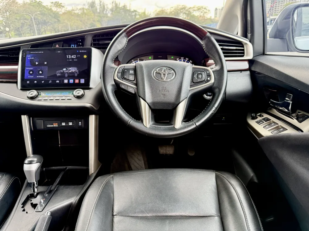 Toyota Innova 2.0 X (A)  7-Seater photo 1