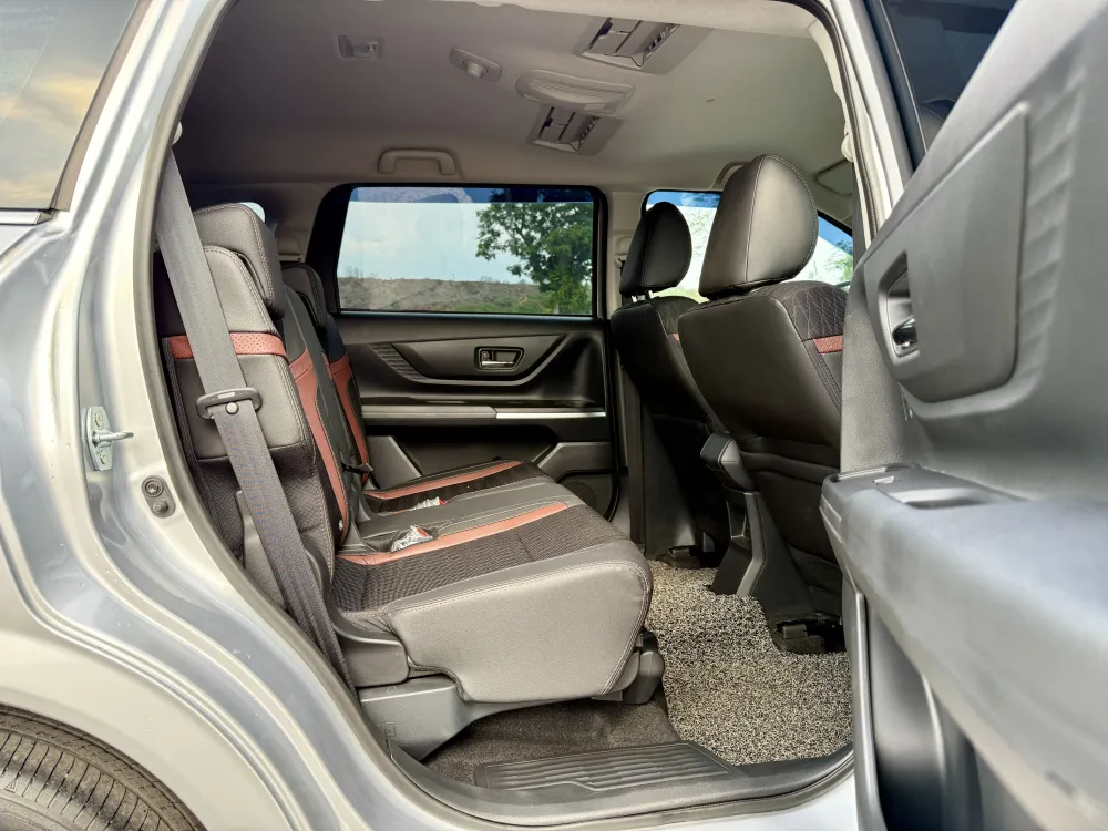 Perodua Alza 1.5 AV (A) Advance Silver photo 3