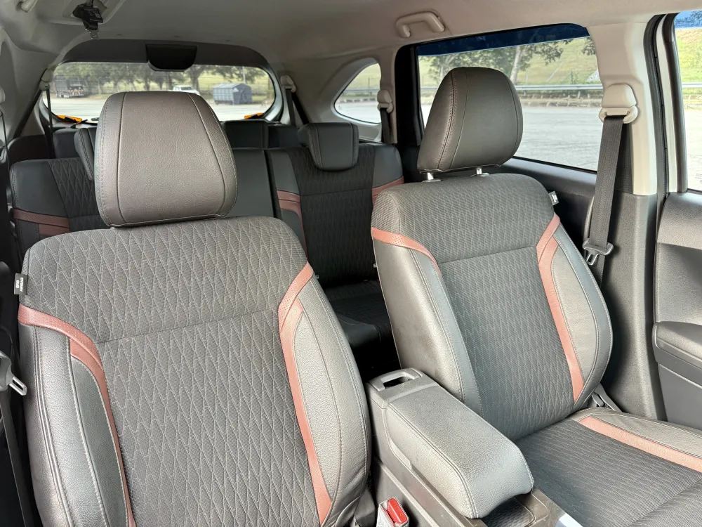 Perodua Alza 1.5 AV (A) Advance Silver photo 2