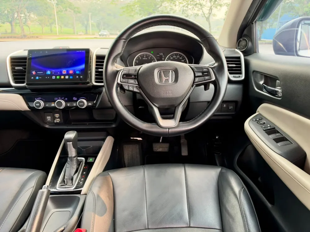 Honda City 1.5 V (A) Silver photo 1