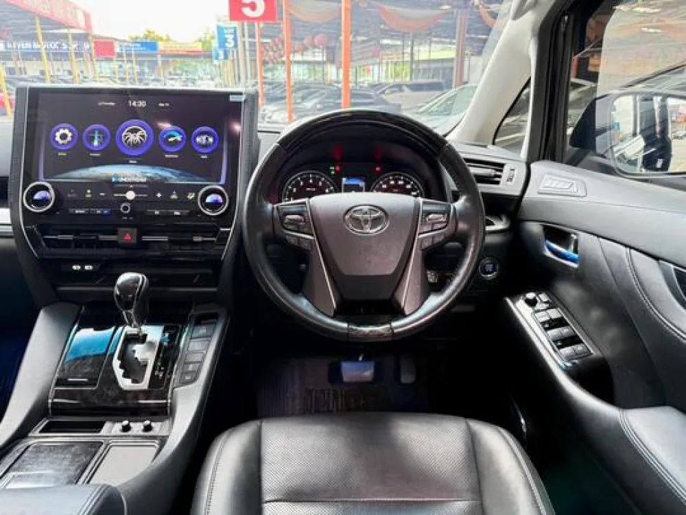Toyota Alphard 2.5 SC (A) Pilot Seat photo 1