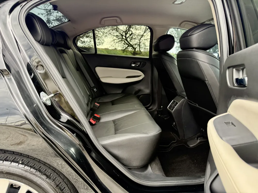 Honda City 1.5 V (A) Black photo 3